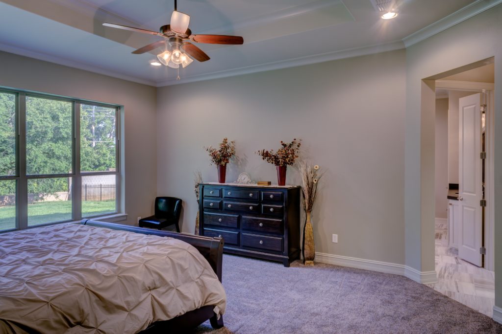 sauberes schlafzimmer